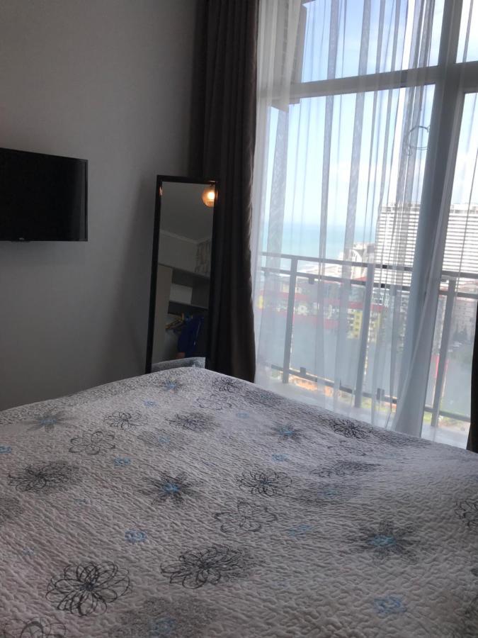 Nbg Towers 2 Appartaments バトゥーミ エクステリア 写真